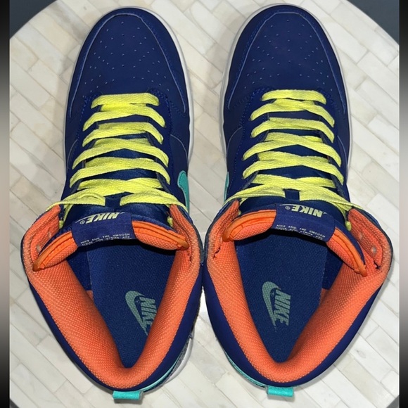 Nike Dunk Hi - Picture 8 of 11